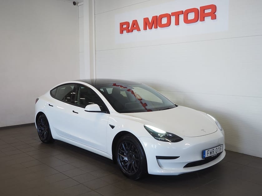 Bild 3 av Tesla Model 3 Standard Range RWD 283hk Pano Navi Läder Moms