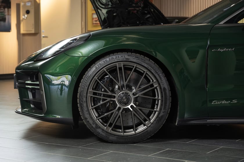 Bilde 2 av Porsche Panamera Turbo S E-Hybrid Burmester/Passasjerskjerm/Sportseksos