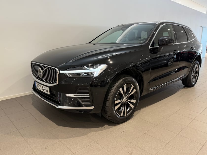 Bild 1 av Volvo XC60 Recharge T6 Core Edition / Panoramatak / Dragkrok /