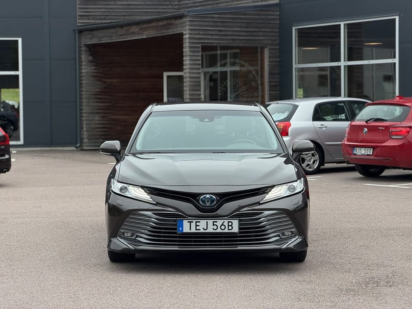 Bild 3 av Toyota Camry Hybrid CVT Executive Skinn JBL B-Kamera Navi
