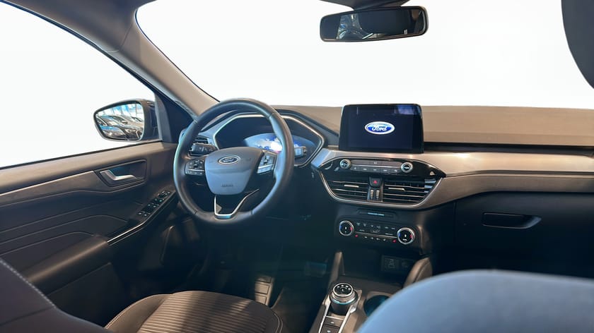 Bild 4 av Ford Kuga Plug-In Hybrid Titanium Plug in 225hk PL 4395 KR/MÅN