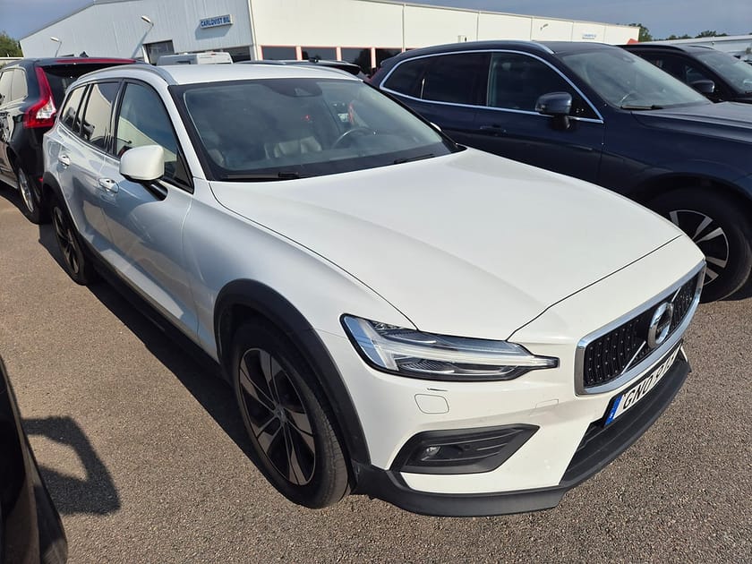 Bild 2 av Volvo V60 Cross Country B4 MILDHYBRID AWD 197HK 4x4 Läder