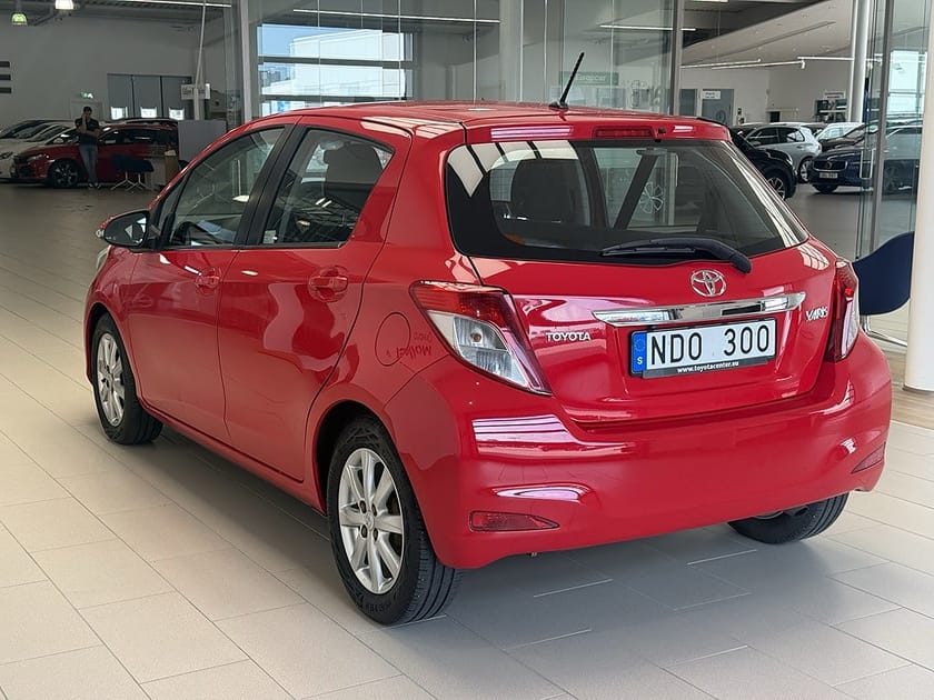 Bild 4 av Toyota Yaris 1.33 Dual 99hk Automat/Backkamera/Vinterhjul