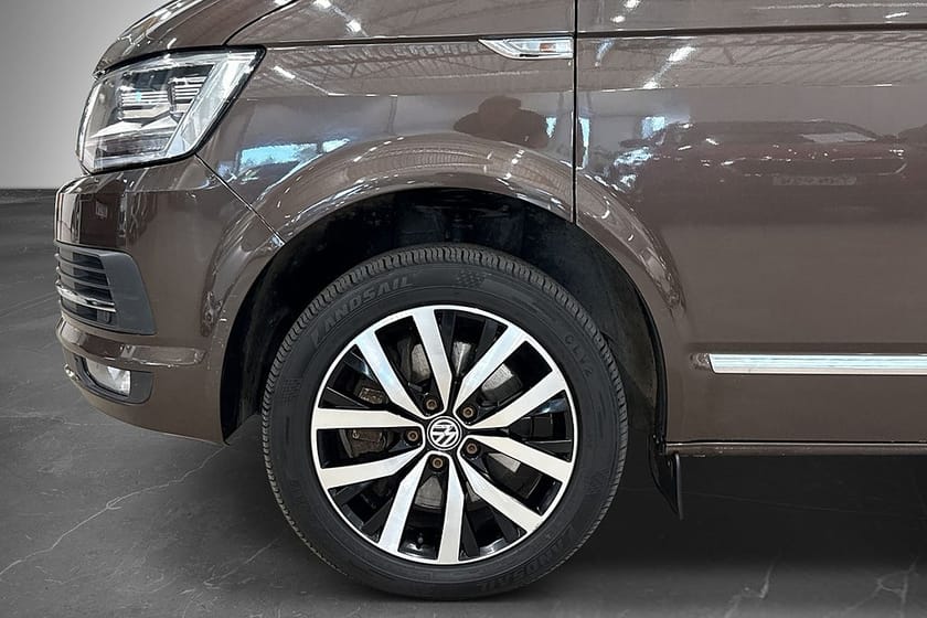 Bild 2 av Volkswagen Multivan 2.0 TDI 204hk 4M Highline 7-sits B-kam Taklucka El-dörr