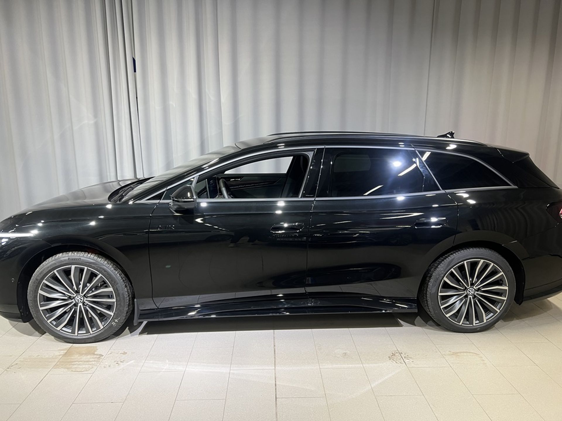 Volkswagen ID.7 91 kWh 4Motion 2026, kuva 4/20