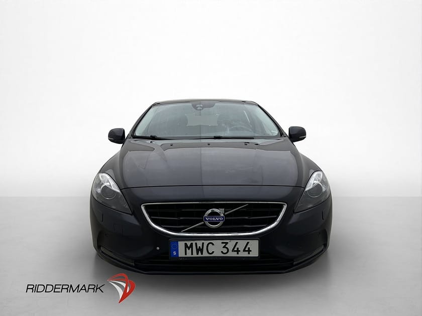 Bild 2 av Volvo V40 D3 Momentum Drag Pano Navi Värmare VOC Sensorer