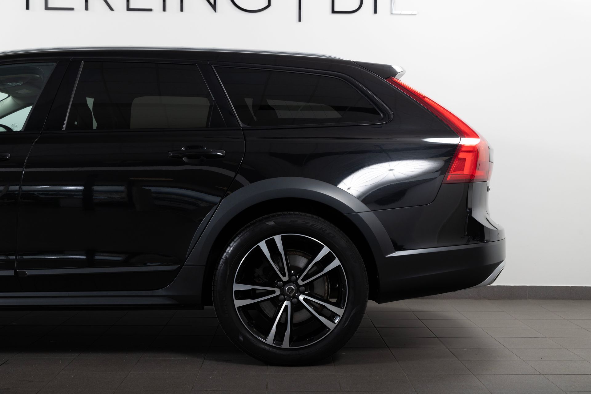 Volvo V90 Cross Country D5 AWD 2018, bild 6/10