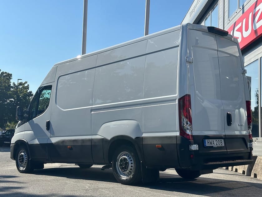 Bild 4 av Iveco Daily 35-140 Van 35S14 12m3 L3H2 Hi-Matic | 3 års garanti