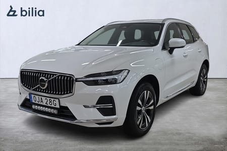 Volvo XC60 Recharge T6 Core Edition /Panorama/Kamera/Keyless