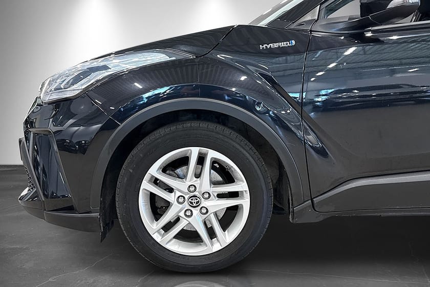 Bild 2 av Toyota C-HR Hybrid CVT Active 122hk B-kamera BT Adaptiv Fart