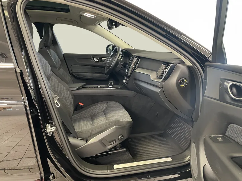 Bild 12 av 14 – Volvo XC60 Recharge T6 Core Edition