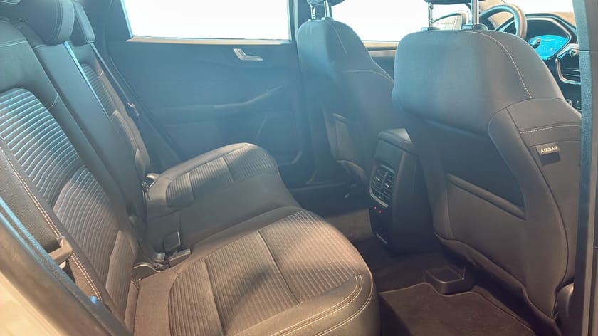 Bild 5 av Ford Kuga Plug-In Hybrid Titanium 2.5 225HK Vinterpaket Carplay