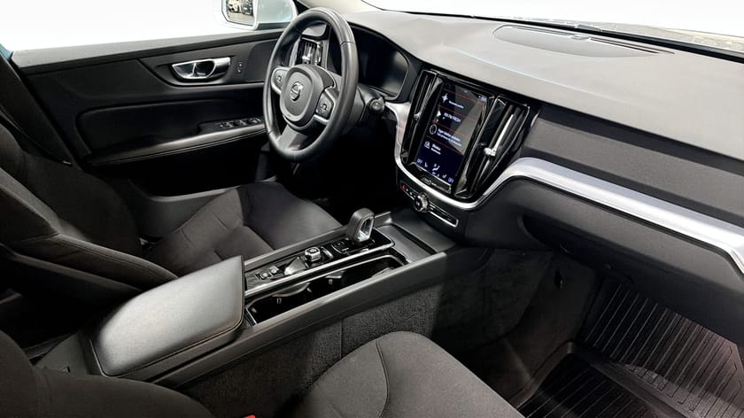 Bild 3 av Volvo V60 B4 Momentum Advanced Edition Drag
