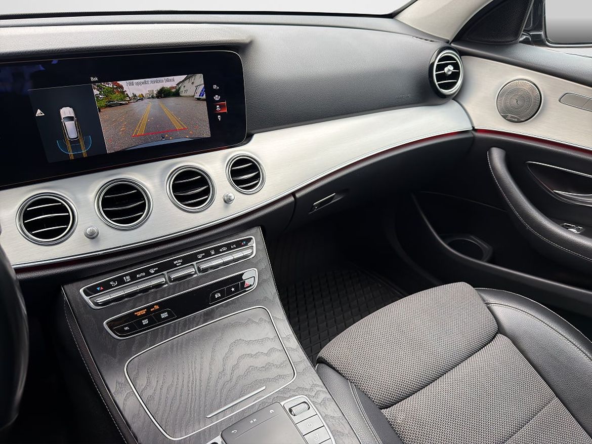 Mercedes-Benz E 300 T de 4MATIC, bild 12 av 19