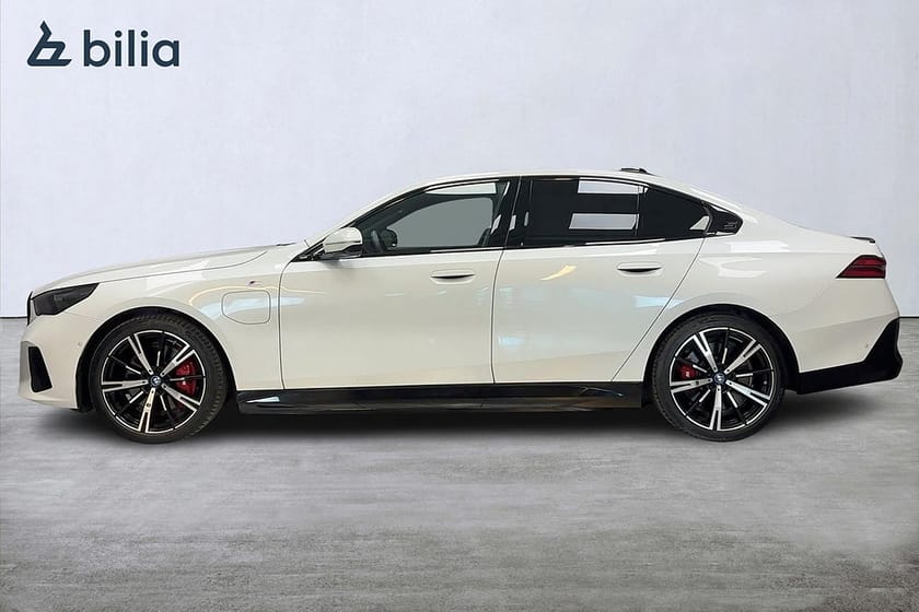Bild 4 av BMW 550e xDrive Sedan 550 Sedan/PRO/360/HuD/B&W/Pano/Drag/ACC