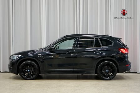 BMW X1 xDrive25e Sport line Drag HUD Kamera Rattvärme Hifi 18"