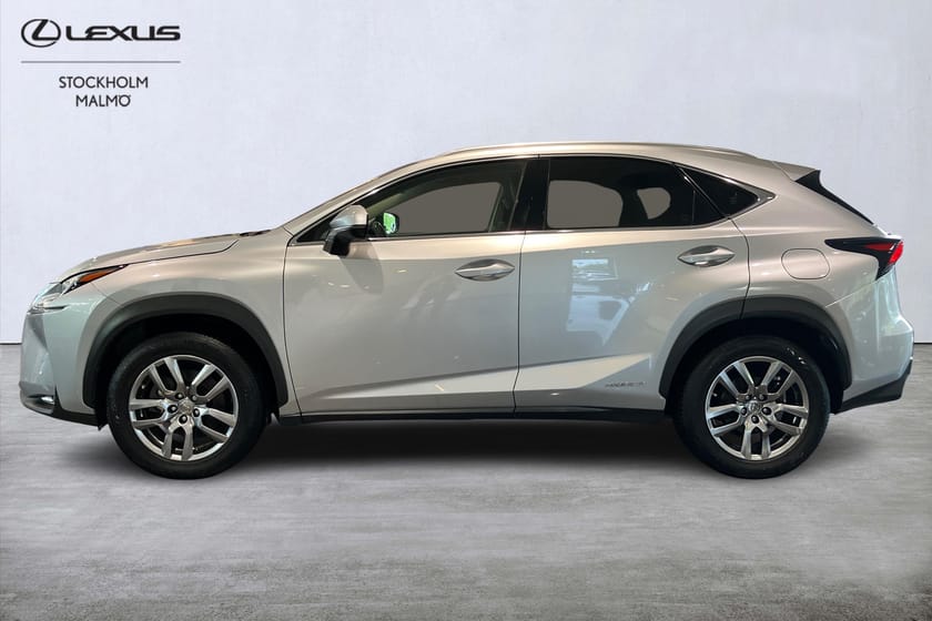 Bild 2 av Lexus NX 300h AWD Executive 197hk B-kamera Keyless Skinn P-sensorer