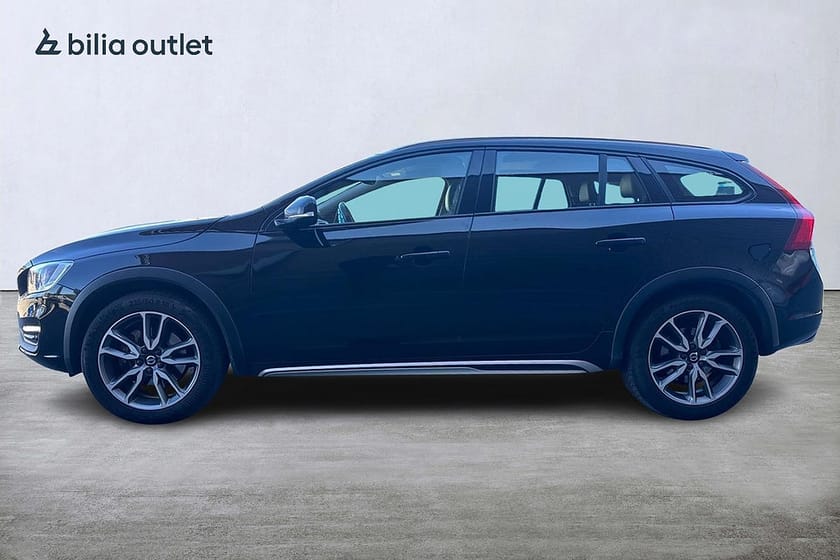 Bild 3 av Volvo V60 Cross Country D4 AWD Classic Summum 190hk Drag Pano Navi Nyservad