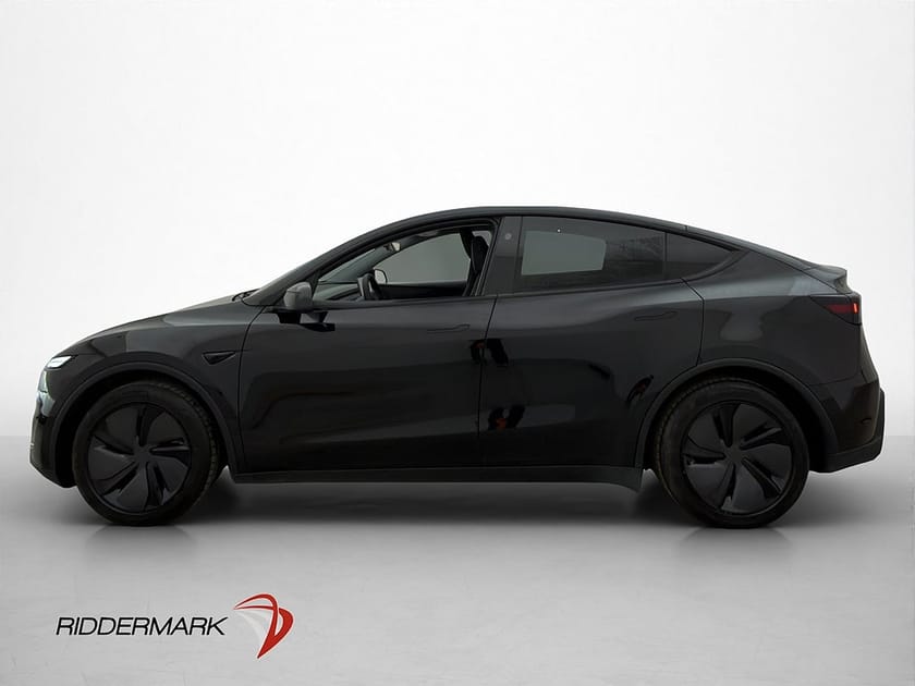 Bild 3 av Tesla Model Y Long Range AWD Dragkrok Autopilot MOMS
