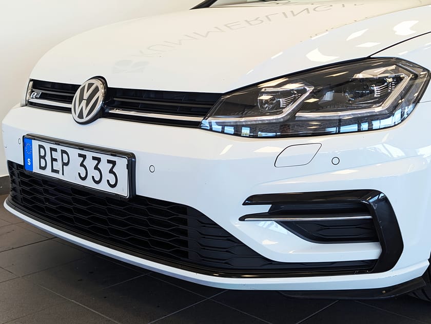 Bild 4 av Volkswagen Golf 1.5 TSI R Line 150hk P-sensorer Carplay