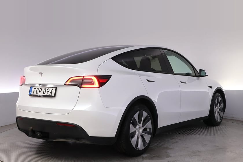 Bild 5 av Tesla Model Y Standard Range RWD Autopilot Panorama Drag