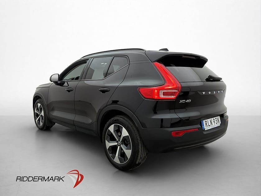 Bild 5 av Volvo XC40 B4 Plus Dark Värmare 360° Orrefors Skinn Nav BLIS