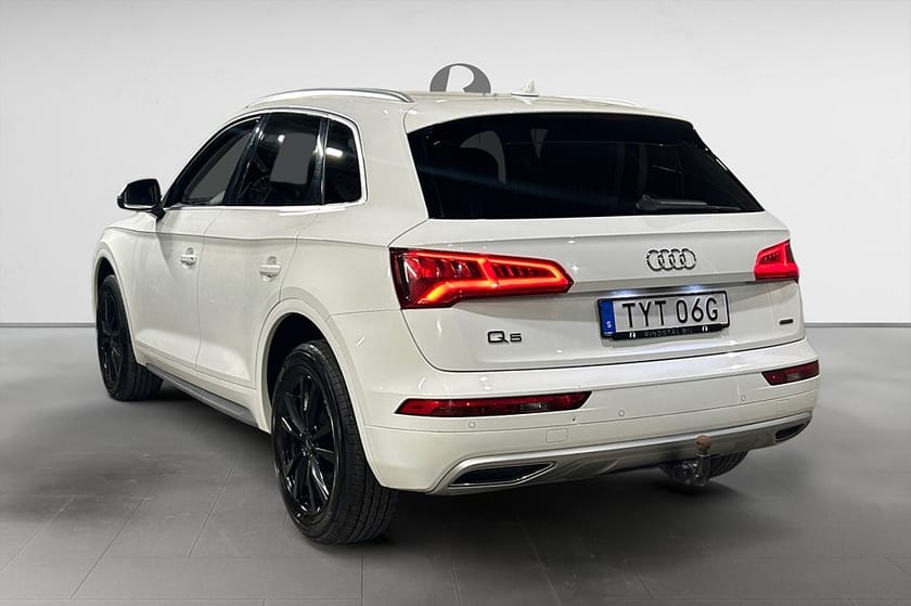 Bild 4 av Audi Q5 35 TDI quattro 2.0 S Tronic, 163 HK AUT DRAG D-VÄRM Q CARPLAY