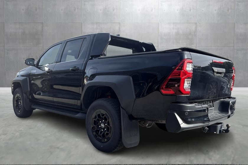 Bilde 2 av Toyota Hilux Dobbelcab 2.8 4WD I GR Sport II / Hengerfeste / Understellsbeh.
