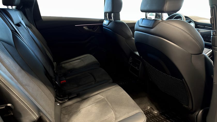 Bild 5 av Audi Q7 50 TDI quattro 7-Seater Competition Plus S-Line 7-sits / Matrix