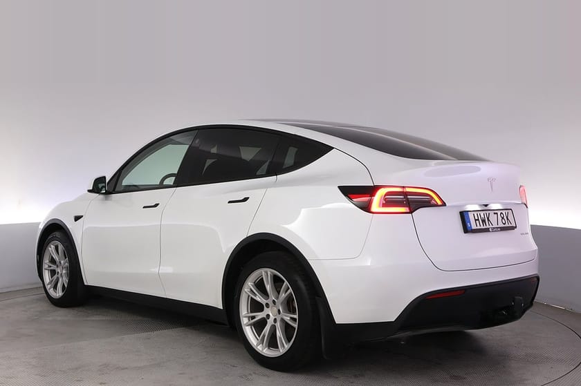 Bild 4 av Tesla Model Y Long Range AWD Drag Autopilot Panorama
