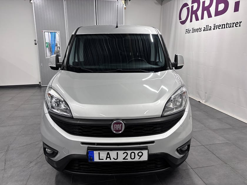 Bild 2 av Fiat Doblò Van Cargo 1,3  MJT 90Hk 3-sits Farthållare Nybes