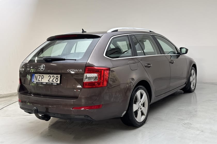 Bild 3 av Škoda Octavia Kombi III 2.0 TDI CR Combi 4x4 (150hk)