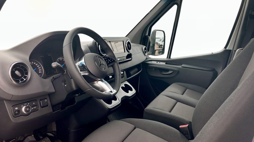 Bild 5 av Mercedes-Benz eSprinter 420 Chassi 81 kWh EH A3 SELECT |EG-godkänt volymskåp