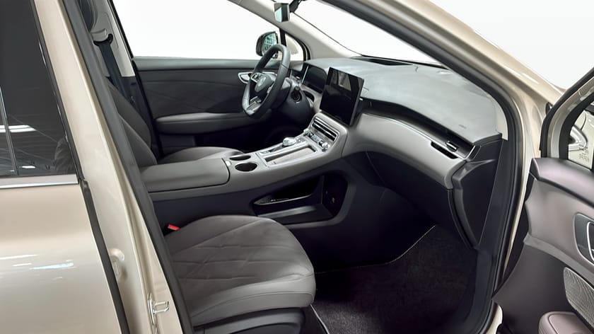 Bild 3 av MG S6 EV Dual Motor