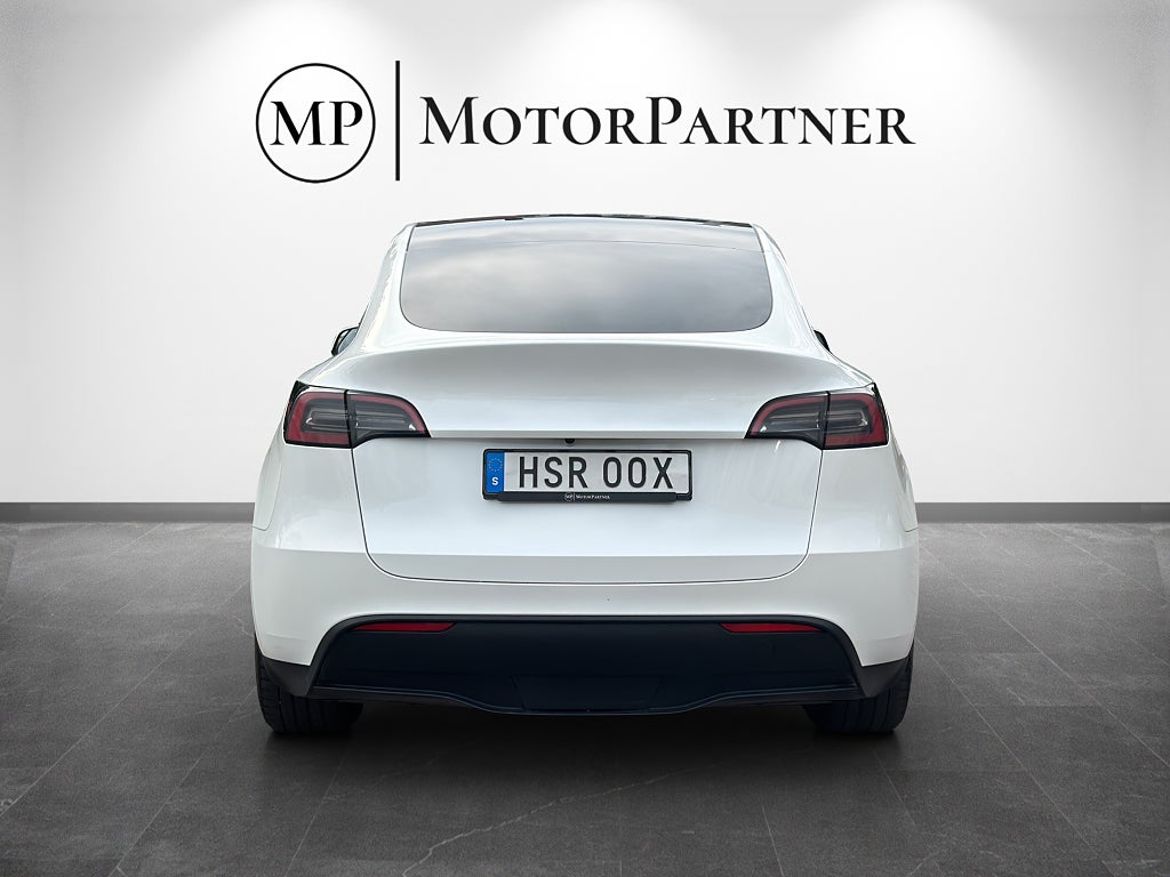 Tesla Model Y Long Range AWD, bild 7 av 18