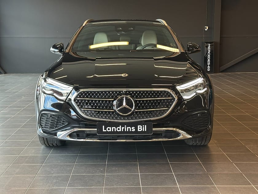 Bild 2 av Mercedes-Benz E 300 de 4MATIC All-Terrain 300de Avantgarde Premium, Drag, Moms