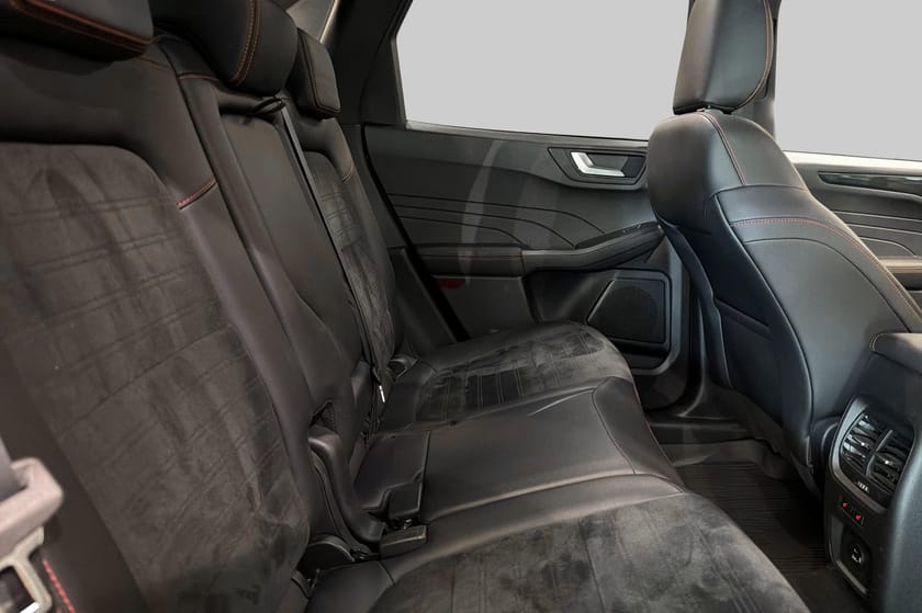 Bild 5 av Ford Kuga Plug-In Hybrid ST-Line X B&O Kamera Drag Navi