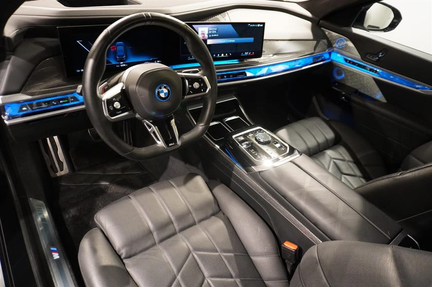 Bild 2 av BMW i7 xDrive60 M Sport Executive Connoisseur Innovation B W