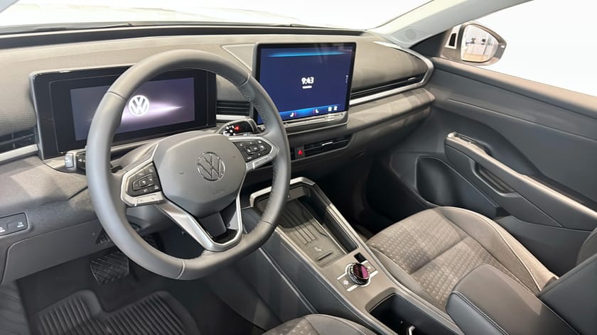 Bild 2 av Volkswagen T-Roc 1.5 eTSI 150 HK  DSG Backkamera