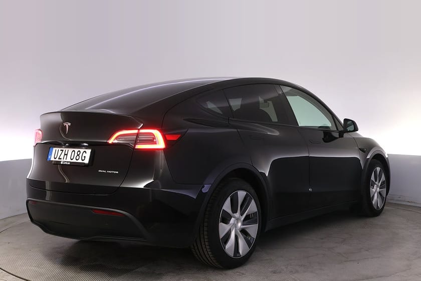 Bild 5 av Tesla Model Y Long Range AWD Autopilot Panorama