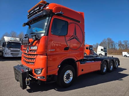 Mercedes-Benz Trucks Arocs