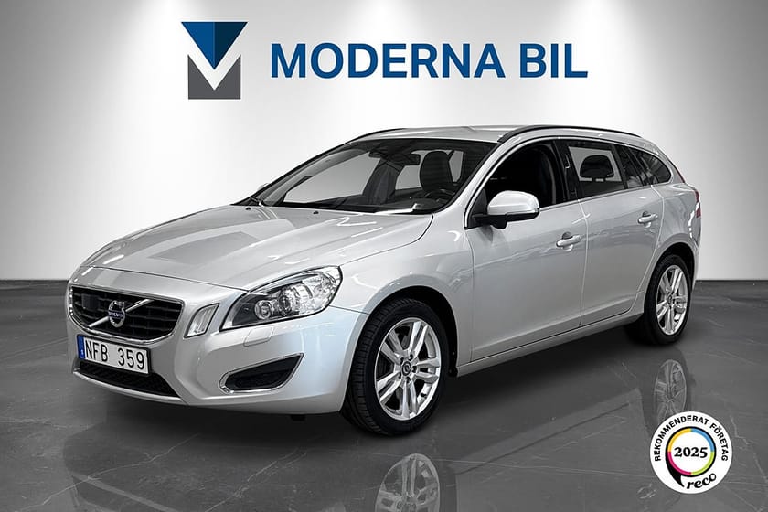 Bild 1 av Volvo V60 D4 AWD 163hk Momentum Aut Dragkrok D-värm Skinn BLIS