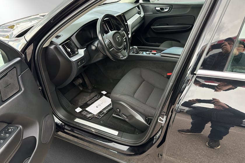 Bild 4 av Volvo XC60 B4AWD Momentum Adv SE