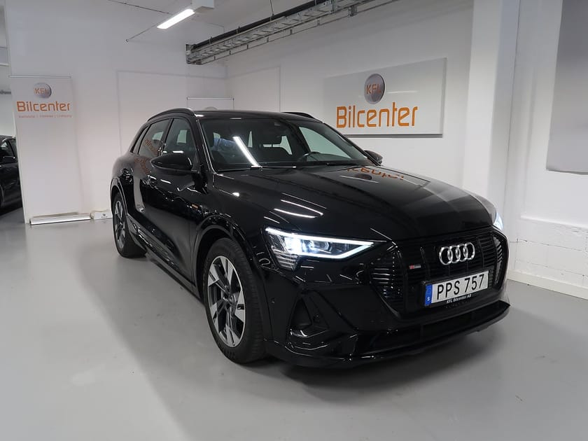 Bild 4 av Audi e-tron 55 quattro Q S line V-Däck ingår Cockpit-Elstol-CarPlay-Luftfjä