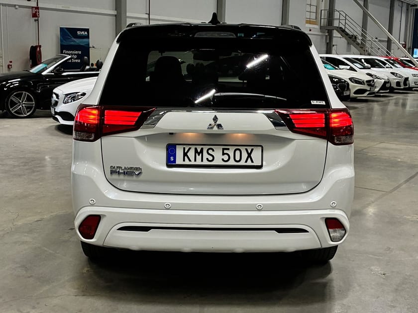Bild 4 av Mitsubishi Outlander PHEV CVT S-Edition | Skinn | 360 | Drag | Pano