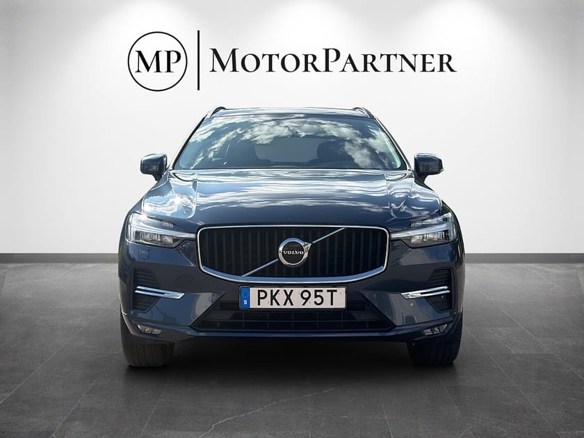Bild 2 av Volvo XC60 B4 AWD Momentum Advanced Edition Skinn Drag Nav MOMS