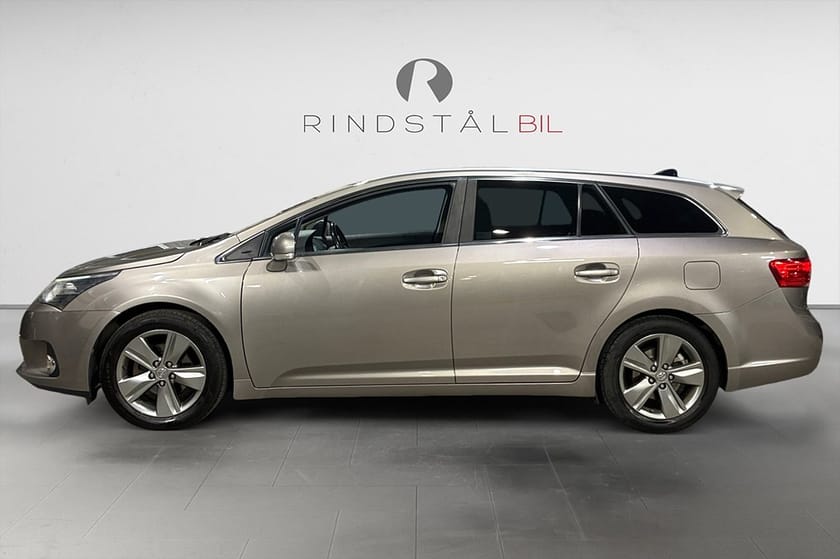 Bild 4 av Toyota Avensis Kombi 1.8 147 HK EDITION 50 DRAG PANO B-KAMERA M&K 17"