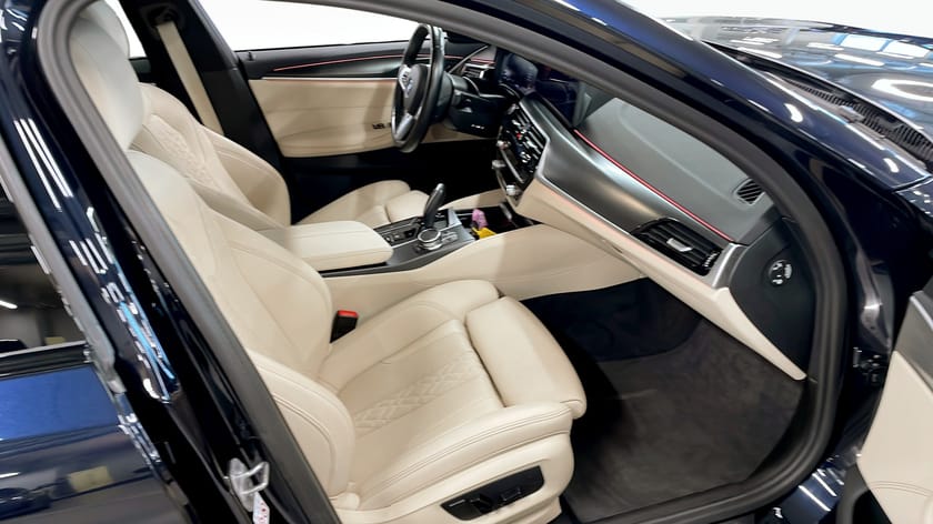 Bild 3 av BMW 520d xDrive Touring M-sport Värmare Head-up Adaptiv farth