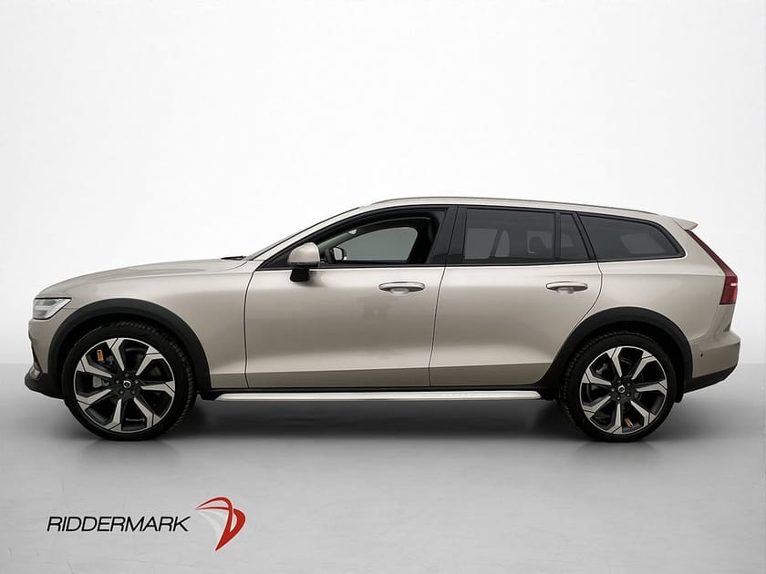 Bild 4 av Volvo V60 Cross Country B4 AWD 197hk Plus Pano Drag 360° H/K