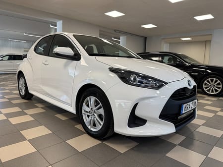 Toyota Yaris Hybrid CVT 116 Hk B-Kamera Värmare Active